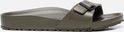 Olijfgroene Birkenstock slipper met één band en verstelbare gespsluiting.