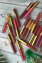 Matte lipgloss |rood / paars | no 8