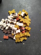Gemengd trainings snoepjes party mix Minibones - Zachte snoepjes - Hondensnoepjes - Traktatie voor puppy 140gr x 10 in potjes van de snackmeester