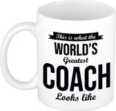 This is what the worlds greatest coach looks like cadeau koffiemok / theebeker 300 ml - begeleider - verjaardag / bedankje / cadeau - tekst mokken