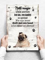 Wandbord hond: Mopshond - 30 x 42 cm