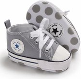 Grijze gympen met ‘baby ster’ logo | schoenen | baby jongens meisjes | antislip zachte zool | 0 tot 6 maanden | maat 18