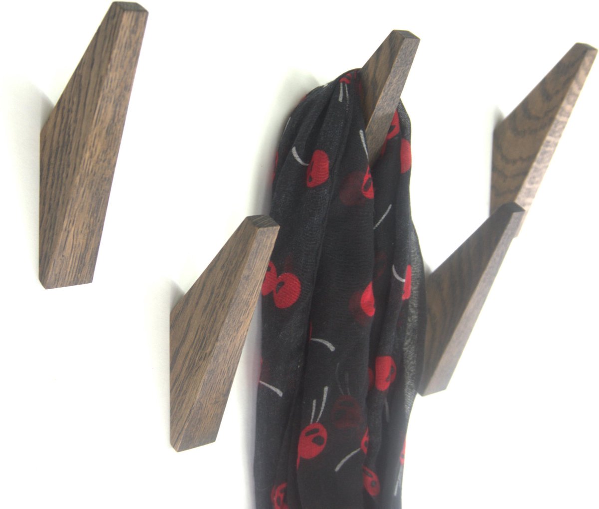 Kapstok - muurhaak - jashaak - donkerbruin eiken - model "TUSK"