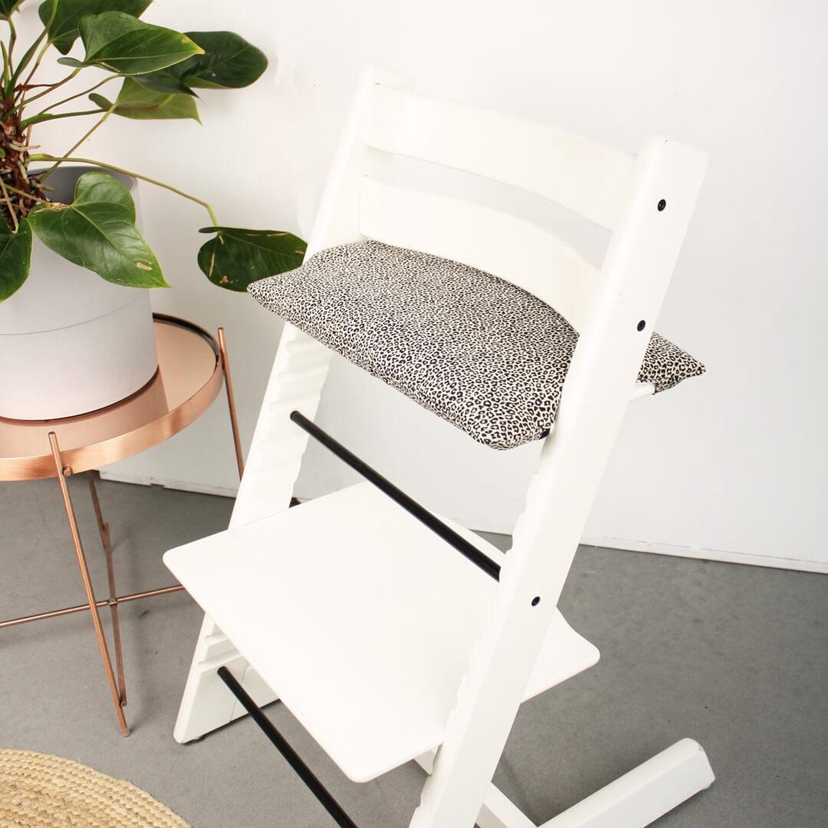 Ukje Stoelverkleiner - Geschikt voor Stokke Tripp Trapp - Geplastificeerd - Kinderstoel - Kussenset - Zand Luipaard - Extra dik – foto 4