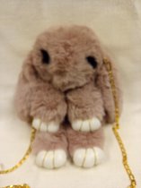 Leuke knuffel in imitatie konijnenbont, 3 in 1 knuffel +handtas+rugzak: dier is konijn kleur is beige