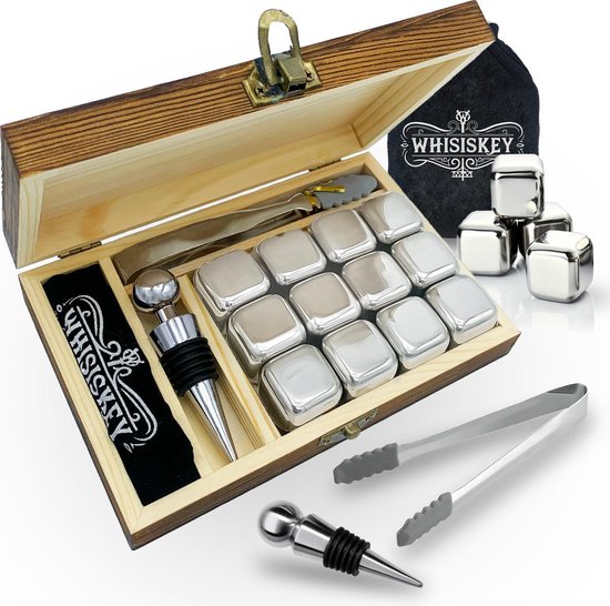 Whisiskey® Luxe Whiskey Stones Set RVS - 12 stuks - Fluwelen Opbergzak - Flessenstopper - IJstang - Herbruikbare IJsblokjes - RVS Whiskey Stenen Voor Glazen - IJsklontjes Metaal - Ice Cube - Drank Koeler - Cadeau voor Man & Vrouw Whisiskey® Luxe Whiskey Stones Set RVS - 12 stuks - Fluwelen Opbergzak - Flessenstopper - IJstang - Herbruikbare IJsblokjes - RVS Whiskey Stenen Voor Glazen - IJsklontjes Metaal - Ice Cube - Drank Koeler - Cadeau voor Man & Vrouw