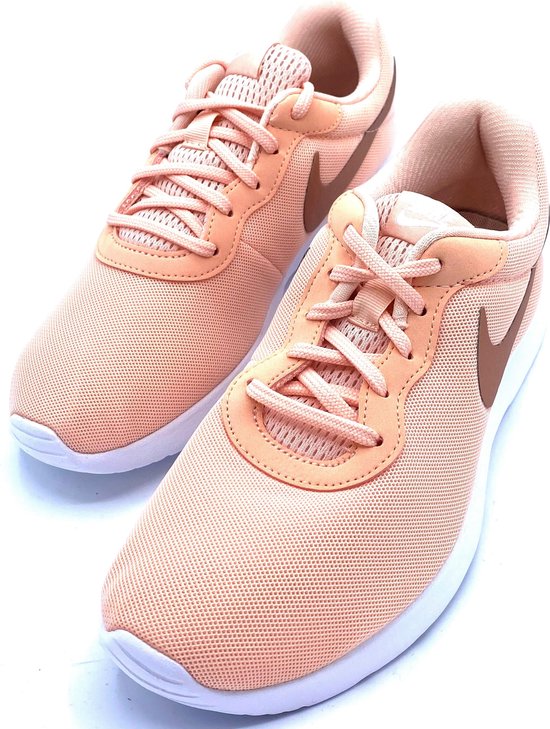 gesponsord werper Fabel Nike Tanjun- Sneakers Dames- Maat 38.5 | bol.com