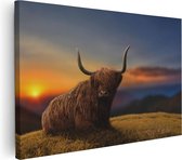 Artaza Canvas Schilderij Schotse Hooglander Koe Op Een Heuvel - 30x20 - Klein - Foto Op Canvas - Canvas Print