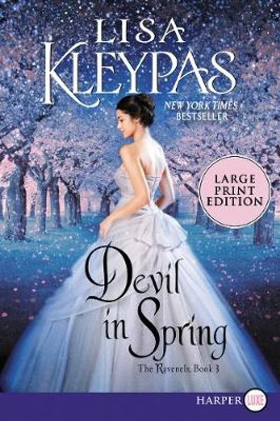 La couverture de 'Devil in Spring' montre une femme dans une robe de bal bleu pâle, regardant de côté, avec des arbres en fleurs en arrière-plan.