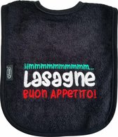 Zwarte slab met "Hmmmmmmmmmm... Lasagne buon appetito!" - italiaans, eten, knoeien, slabbetje, slabber