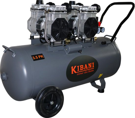 Grijze Kibani compressor met 4 cilinders, 3.5 PK, oranje KIBANI logo en wielen.