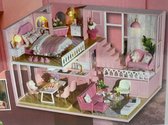 Miniatuur huis - DIY Doll house - Loft appartement - inclusief showcase