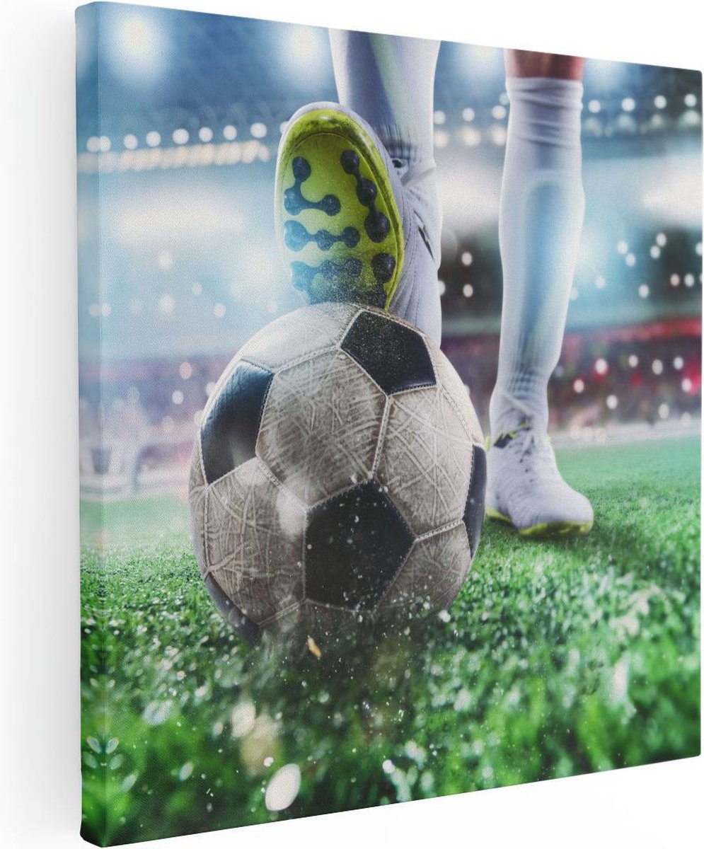 Artaza Canvas Schilderij Voetbal - 50x50 cm - Wanddecoratie Stadion - Muurdecoratie Voetba