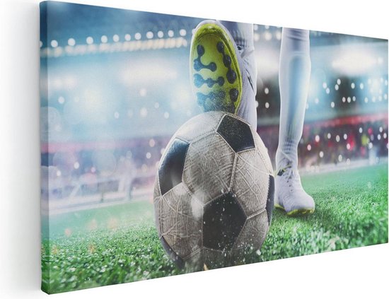 Artaza Tableau sur toile Joueur de football avec le ballon dans le stade -  120x60 