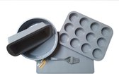 La Cucina | siliconen bakset | complete bakset grijs | 1x Muffinvorm 12 stuks | 1x cakevorm 27x14x7 cm  | 1x taartvorm 27 cm Ø | 1x  bakmat 38,4 x 28,4 cm | 1x siliconen bakkwast | + verrassi