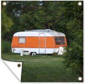 Tuinposters Caravan - Oranje - Weide - 50x50 cm - Tuindoek - Buitenposter