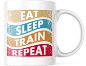 Fitness Mok met tekst: Eat Sleep Train Repeat | Grappige mok | Grappige Cadeaus