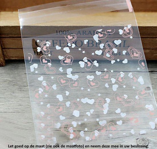50x Transparante Uitdeelzakjes Hartjes Design 7 x 7 cm met plakstrip - Cellofaan Plastic Traktatie Kado Zakjes - Snoepzakjes - Koekzakjes - Koekje - Cookie Bags