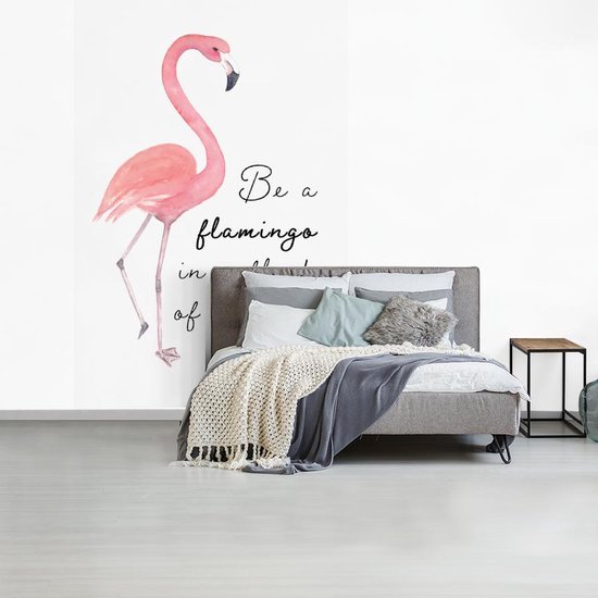 Citation `` Soyez un flamant rose dans un troupeau de pigeons '' et un flamant rose sur fond blanc 195x300 cm