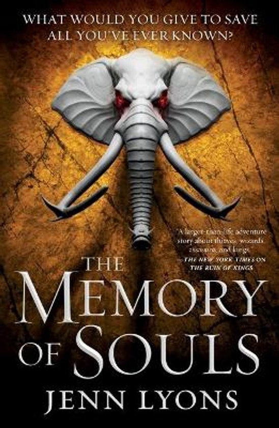 Boekomslag van 'The Memory of Souls' met een grijze olifant met rode ogen en slagtanden op een textuur met aardetinten. De titel is in witte letters.