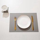 BOTC Duurzame Placemats 4 Stuks - Hittebestendig - Makkelijk schoon - Fijngeweven PVC - 30 x 43cm - Metallic Grijs