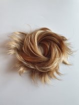 Haarstuk kort elastiek Messy Bun crunchie knot donker goud blond met licht goud blond