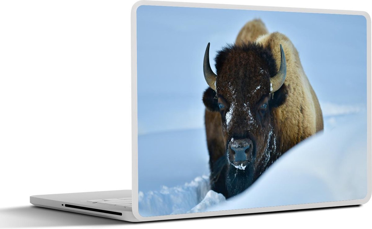 Afbeelding van product SleevesAndCases  Laptop sticker - 13.3 inch - Bizon in de sneeuw