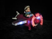 Vliegtuig Kerst - Kindje in vliegtuigje - Tekst in propeller - Ledverlichting - Kerstbeeld - Kerstgadget - Kerstdecoratie - B/O