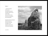 Acacia – Menhirs 3 – maçonniek gedicht in fotolijst zwart aluminium 30 x 40 cm