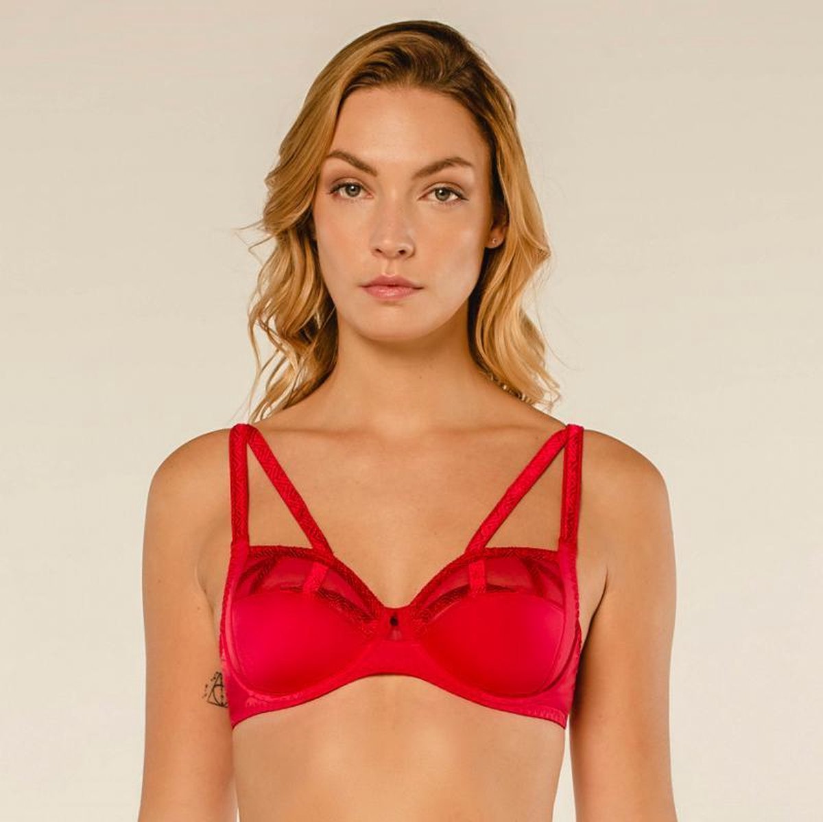 Louisa Bracq Serie Beugel Bh 47101 471 ROUGE A LEVRE - maat EU 115B / FR Rood
