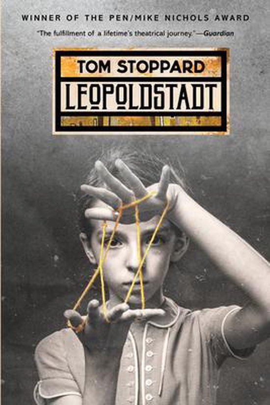 Couverture du livre Leopoldstadt par Tom Stoppard, représentant une jeune fille jouant à un jeu de ficelle.