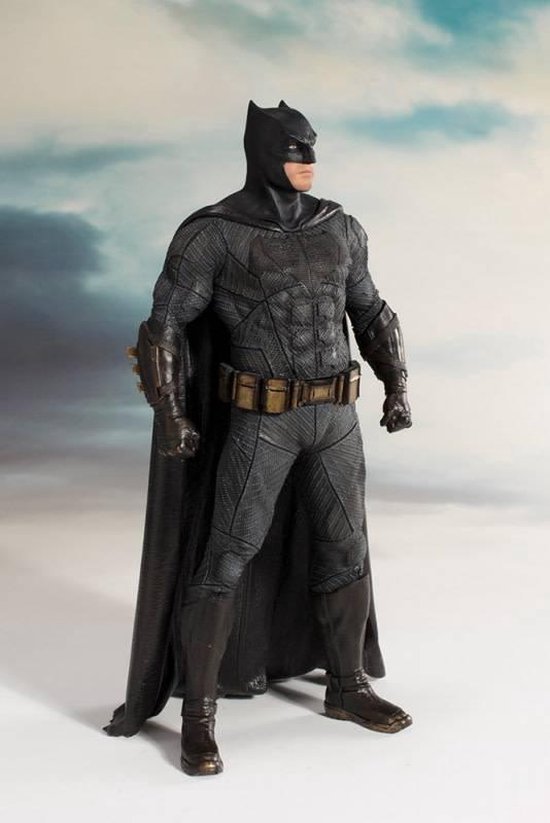 DC Comics: Justice League Movie - Batman Artfx+ PVC Statue