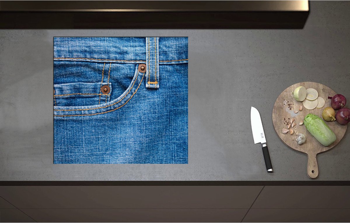Inductieplaat Beschermer - Close-up van Broekzak van Jeans - 58x55 cm - 2 mm Dik - Inductie Beschermer - Bescherming Inductiekookplaat - Kookplaat Beschermer van Zwart Vinyl