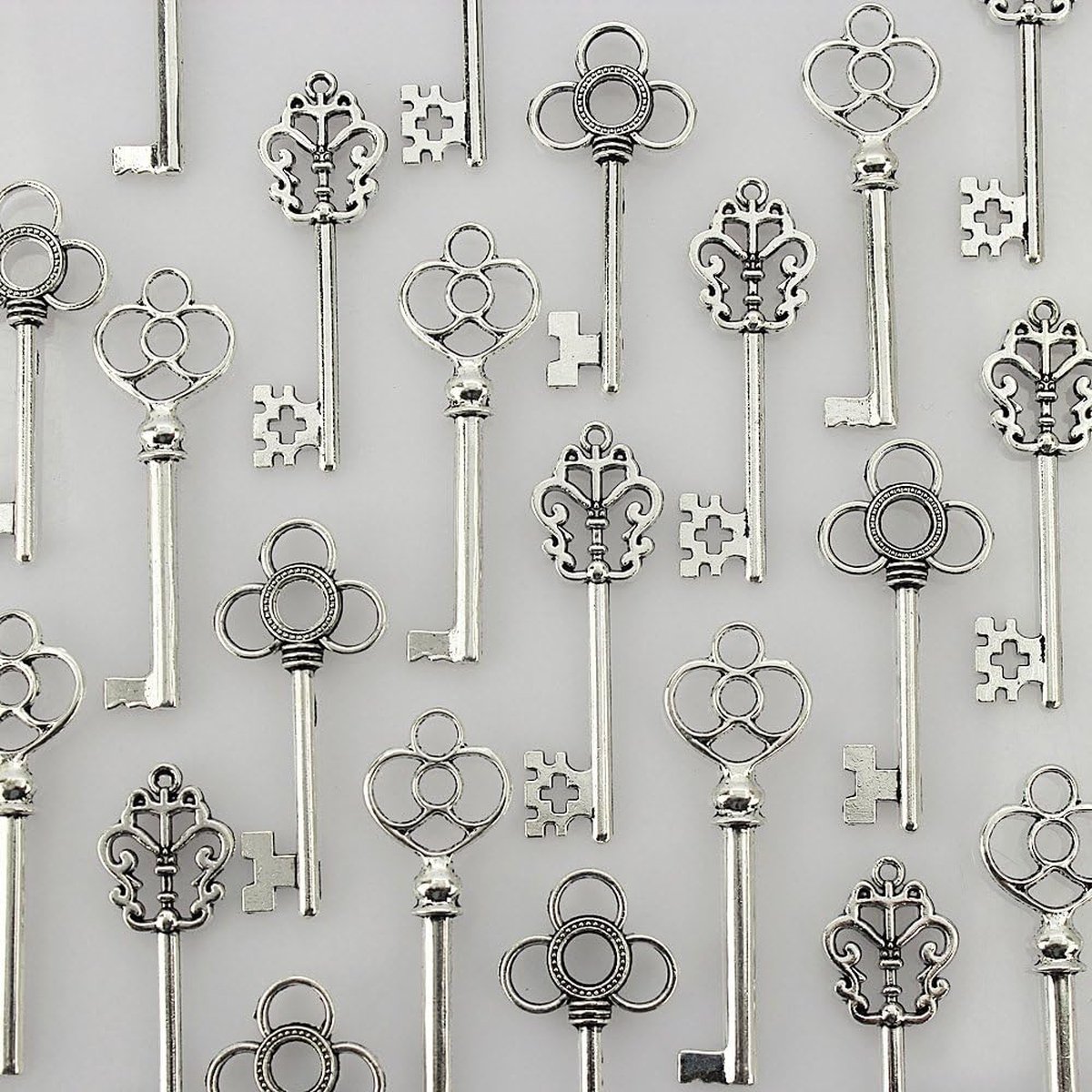 15 stuks antieke en nieuwe horloge sleutels