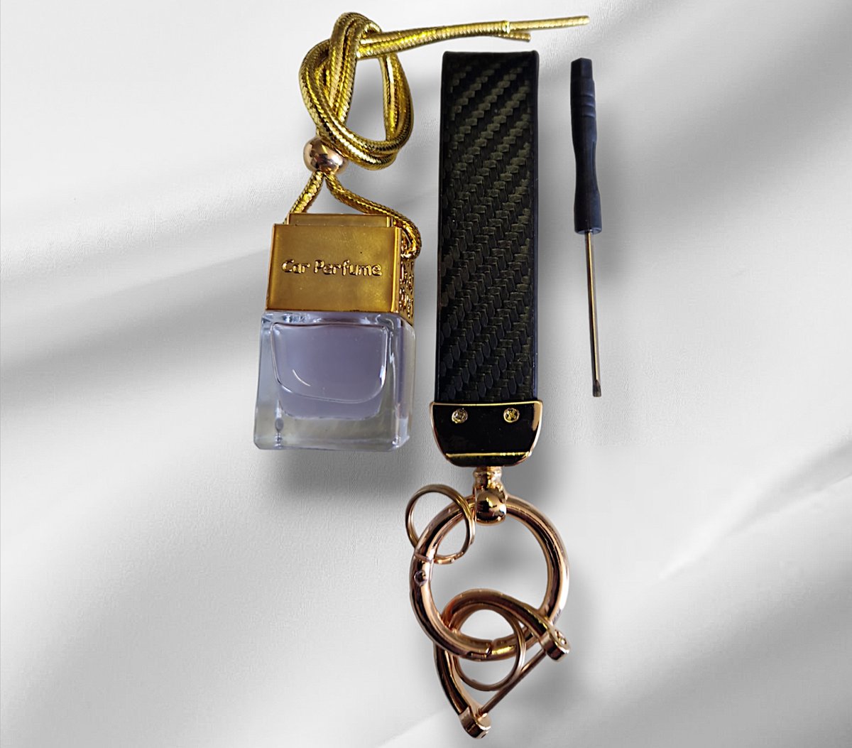 Goedkoopste Auto parfum Gift Set - Gold - Autoparfum Spirits Sleutelhanger - Gold Metaal - Sleutelhanger - Vaderdag cadeau - Cadeau heren - Cadeau man - Verjaardagscadeau - cadeau verjaardag - auto parfum - Carparfum - Autogeurtje - Autogeur - Autoparfumhouder