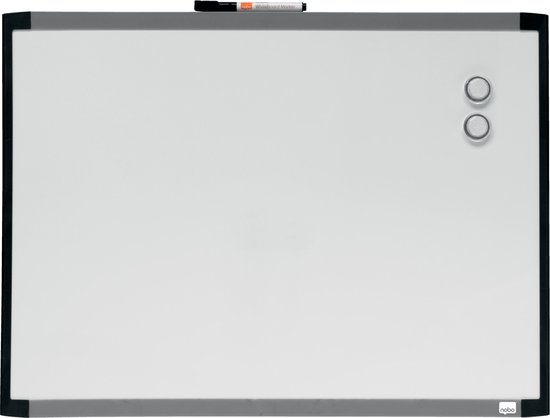 Wit whiteboard met een grijze en zwarte rand, met twee magneten en een zwarte stift.