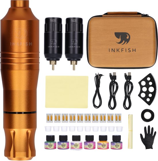 Foto: Inkfish draadloze tattoo machine set inclusief 2 batterijen 20 naalden tattoo inkt 2 oefenhuiden transferpaper inktcups cupjeshouder en leren koffer beginners gevorderden set compleet toebehoren kit gun zwart pmu