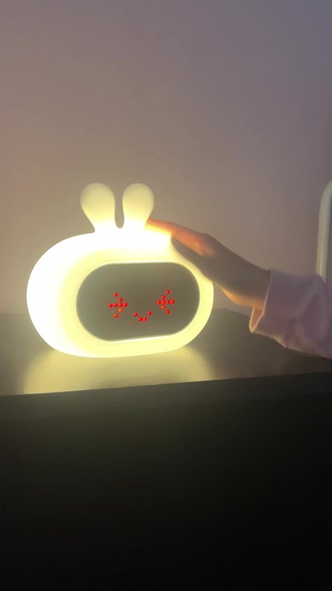 Kadoing® Réveil Enfant Lapin (Blanc) - avec Expressions Faciales et Fonction Tapotement - Lumière de Réveil - Entraîneur de Sommeil - Veilleuse - Jouet Numérique Kadoing® Réveil Enfant Lapin (Blanc) - avec Expressions Faciales et Fonction Tapotement - Lumière de Réveil - Entraîneur de Sommeil - Veilleuse - Jouet Numérique