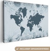 Carte du monde bleu foncé sur fond bleu clair ornée d'illustrations de fleurs 60x40 cm