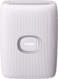 Witte Instax Mini Link 2 printer met geribbelde textuur en een zilverkleurige Instax-knop in het midden.