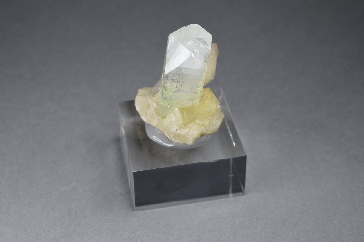 Steamy Styles - Edelsteen - Exquise Apofylliet- en Stilbietkristal (29g) uit India - Natuurlijke Elegantie & Energie