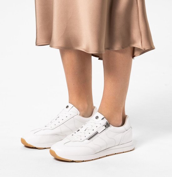 Beige leren sneakers met gouden details | Lage sneakers | Sacha | Sacha