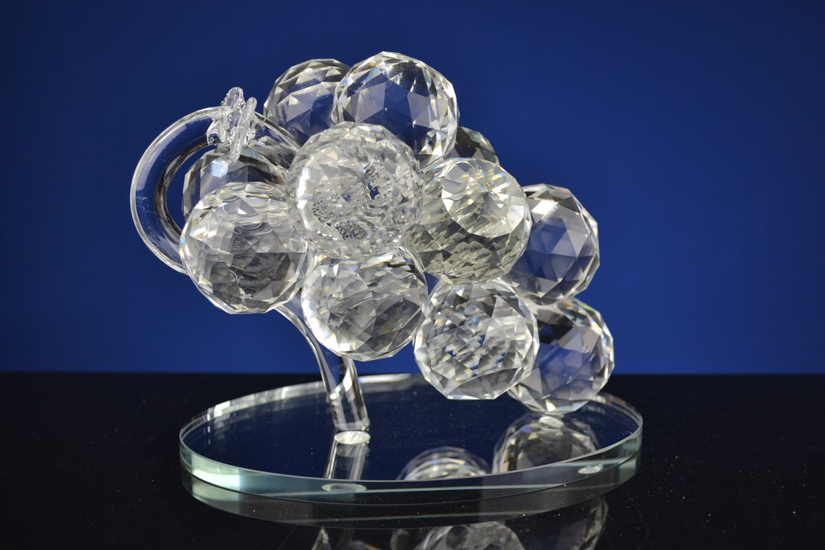 Luxe Kristallen Druiventros op Schaal – Klassiek en Elegant Design