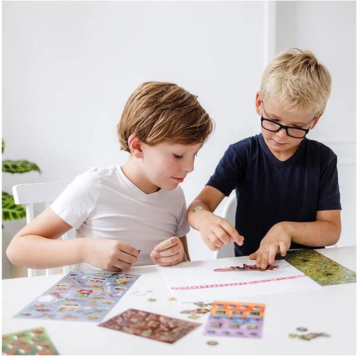 Totum Dino stickers Totum XL super sticker set dinosaurus - speelgoed junior jongens en meisjes vanaf 3 jaar - knutselen 8 vellen incl. metallic en 3D stickers - 38 x 36 cm - — afbeelding 11