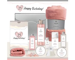 Geschenkset “25 Jaar, Happy Birthday!” - 10 producten - 900 gram - Triomf Cosmetica | Luxe Cadeaubox voor haar Wellness Pakket Vrouw Giftset deluxe Cadeaupakket Verjaardag Vijfentwintig jaar Gefeliciteerd Cadeau Party Gift Set Fleece deken Roze