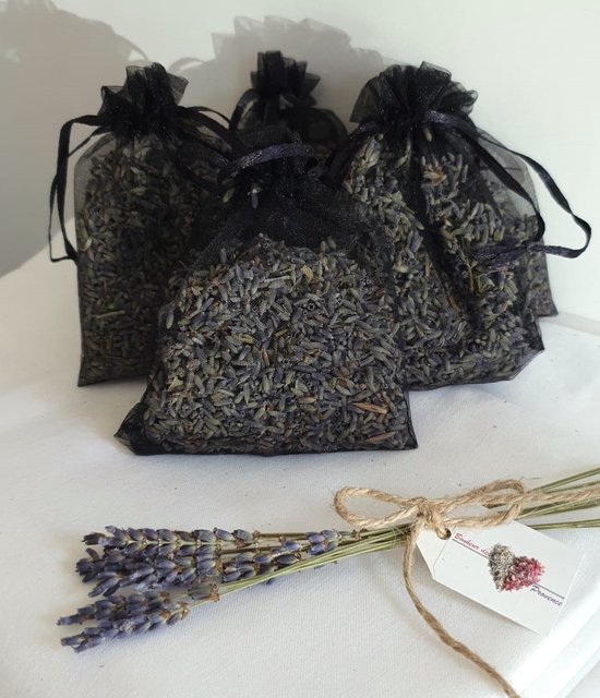 Foto: Lavendel geurzakjes met biologische lavendel uit de provence 5 zwarte organza zakjes 12 gram gedroogde lavendel per zakje