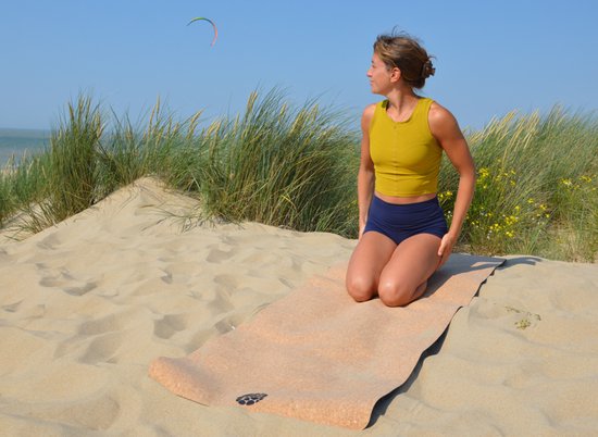 Pierre Sports - Travel Yogamat Kurk - 1,5mm dik - Opvouwbaar van Pierre Sports — afbeelding 5