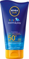 Bol.com NIVEA SUN Kids Ultra Protect & Play Zonnebrand Lotion - SPF 50+ - Zeer waterproof en zandbestendig - Met dexpanthenol - ... aanbieding