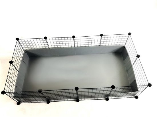 Modulaire C&C kooi 4x2 in zilver met grijze bodem.
