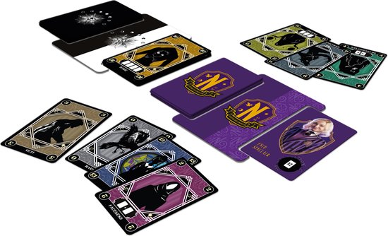 Spel Creatures And Outcasts kaartspel Wednesday voor kinderen en volwassenen.